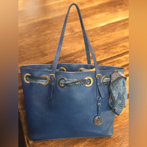 MICHAEL Michael Kors Handbags - EUC MICHAEL Michael Kors Blue Tote Bag
